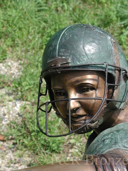The Quarterback bronze statue-2